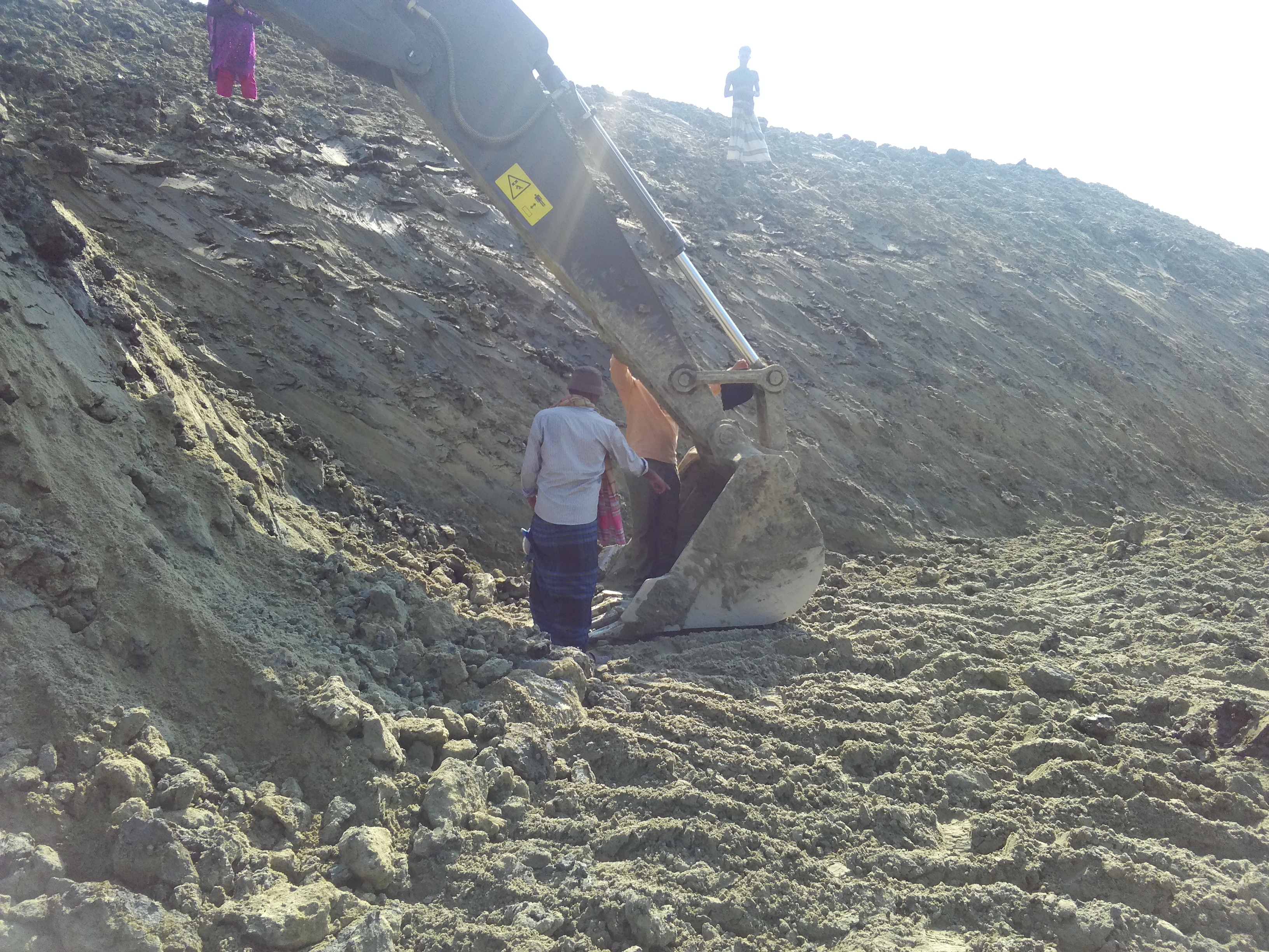 চলমান কাজের ছবি