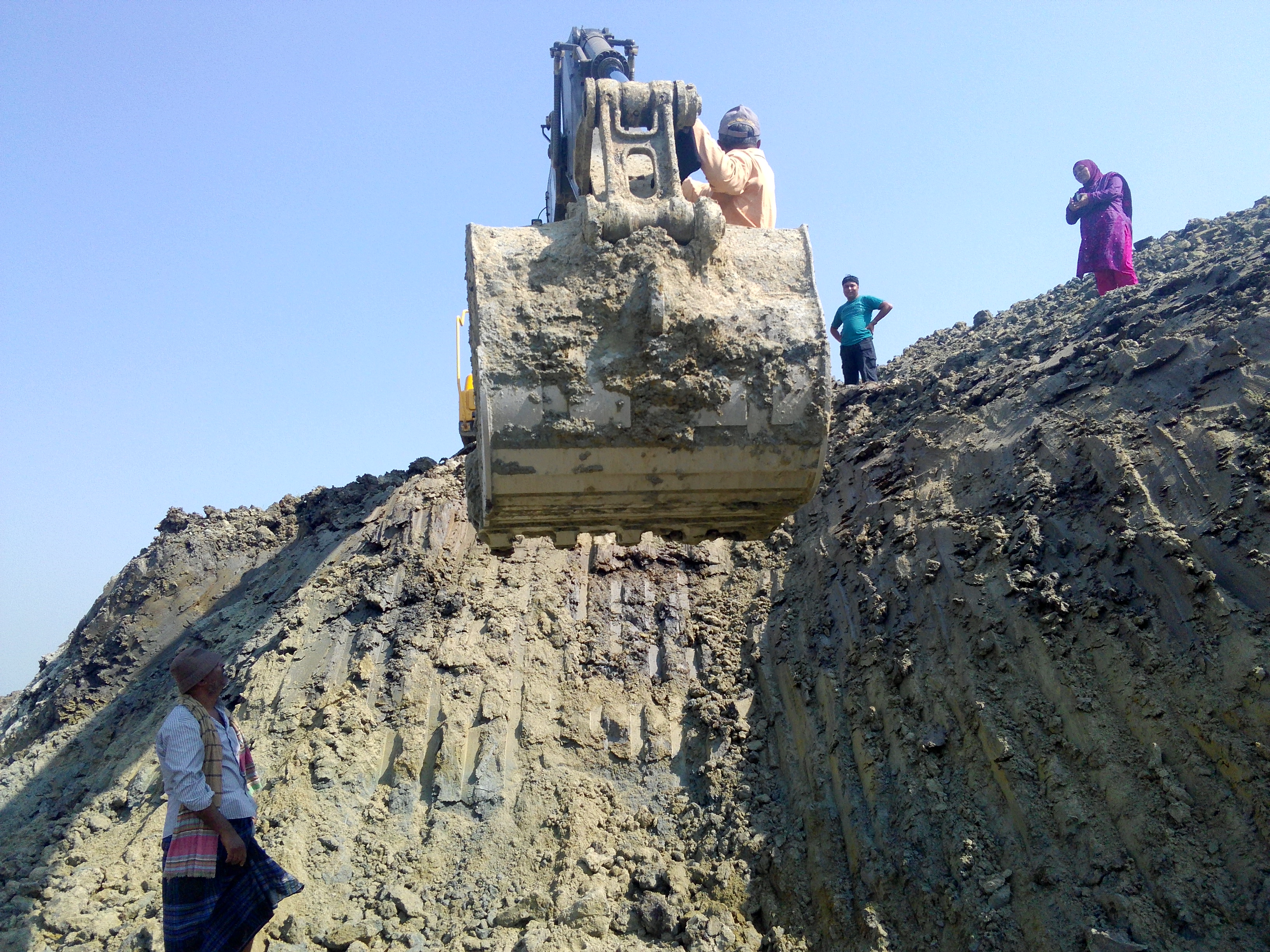 চলমান কাজের ছবি