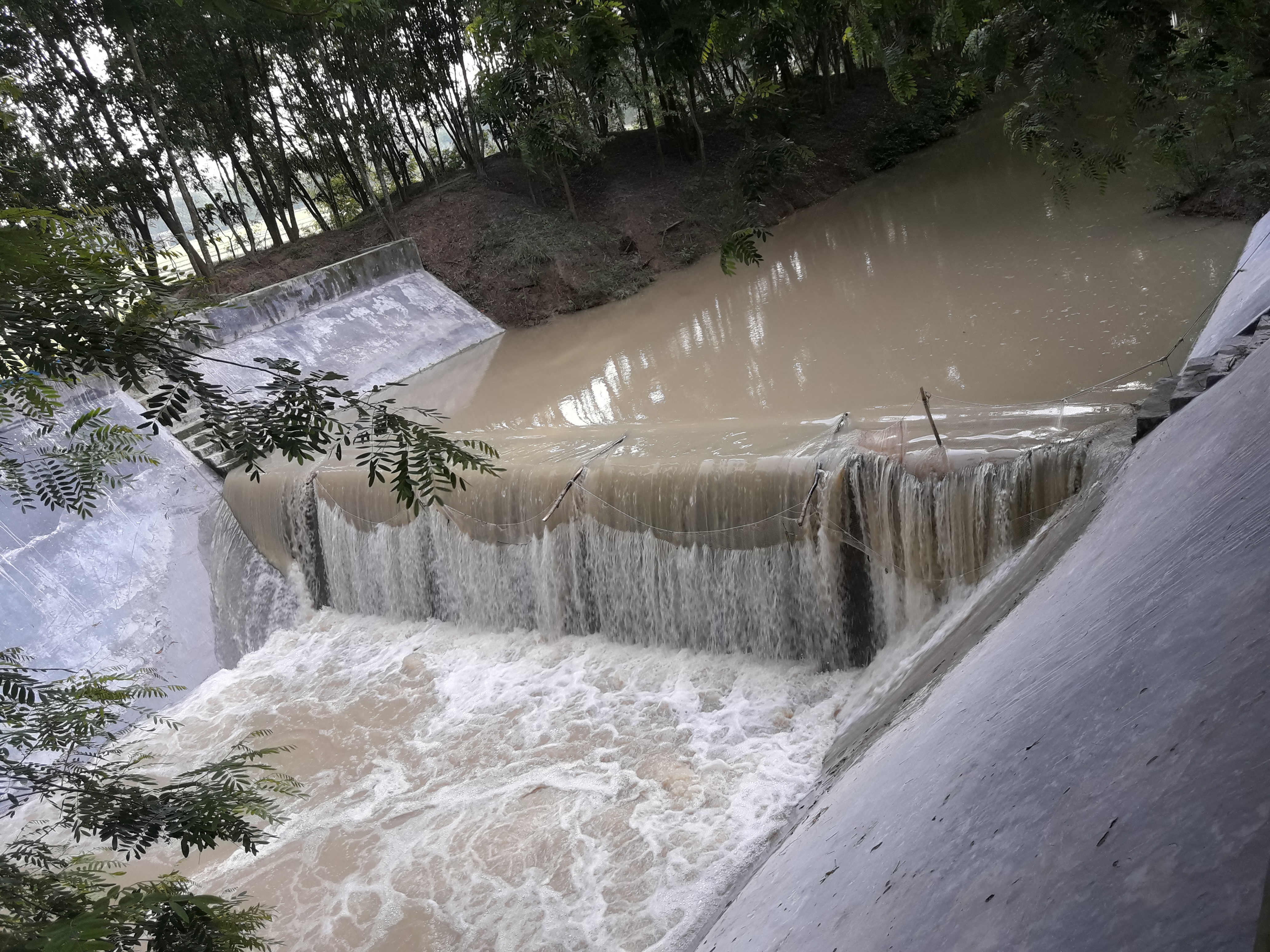 খাল/খাড়ী ক্রসড্যাম