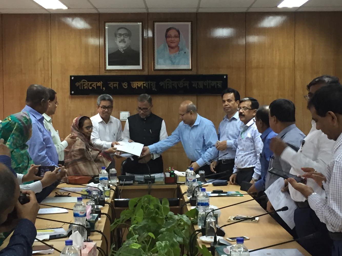 পরিবেশ, বন ও জলবায়ু পরিবর্তন মন্ত্রনালয় এবং বাংলাদেশ ন্যাশনাল হারবেরিয়ামের মধ্যে বার্ষিক কর্মসম্পাদন চুক্তি স্বাক্ষর