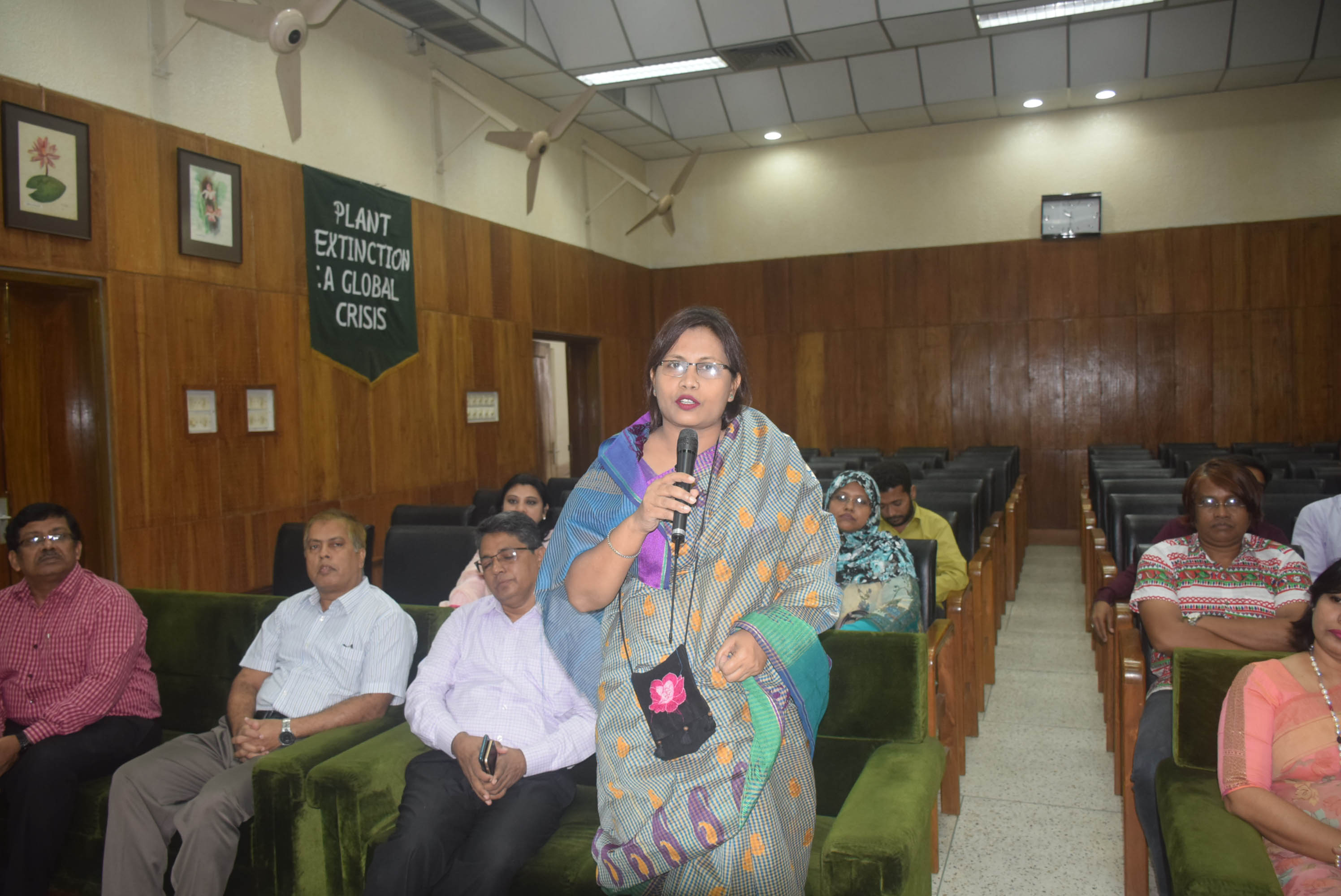 অংশীজনদের পরিচয় প্রদান।