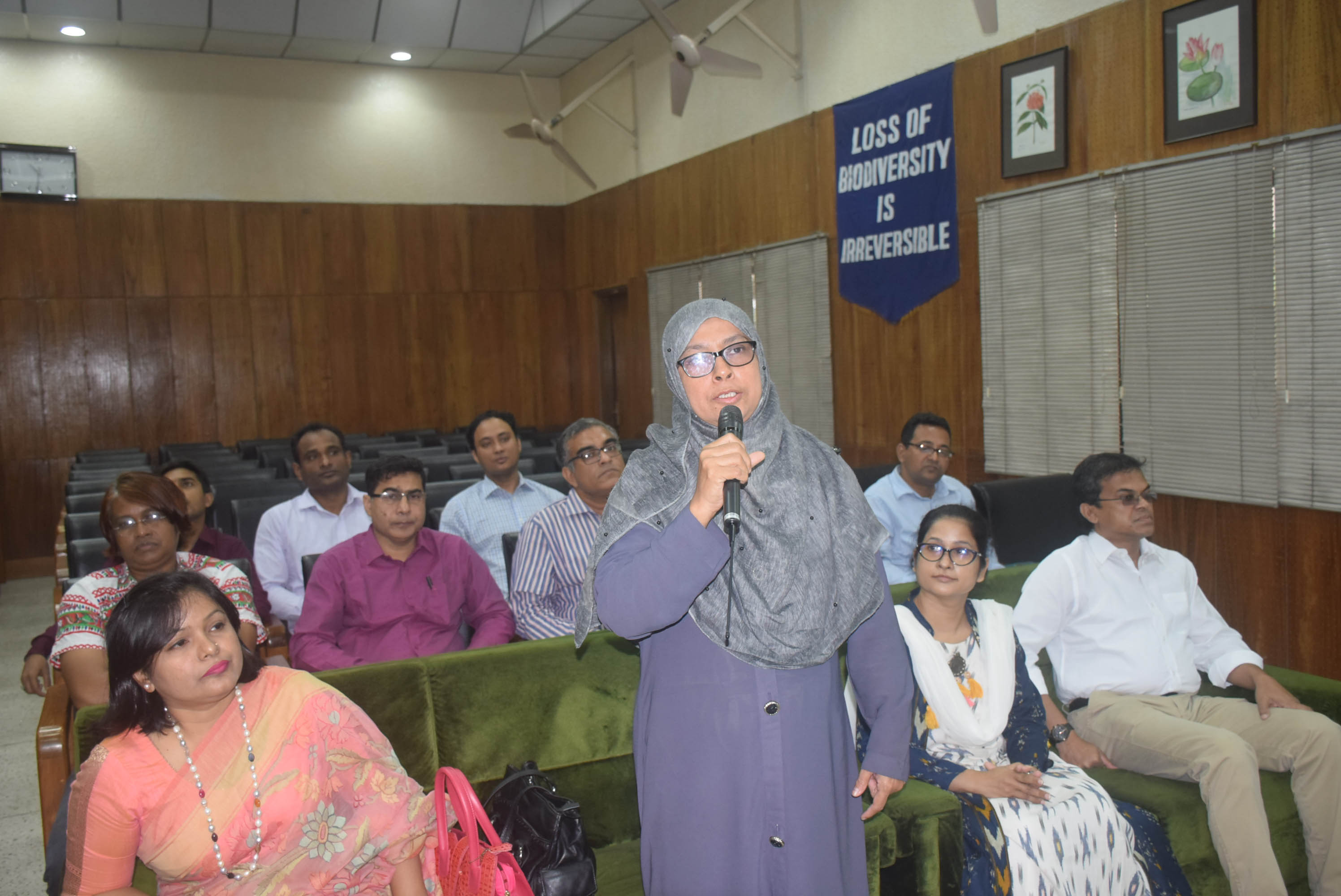 অংশীজনদের পরিচয় প্রদান।