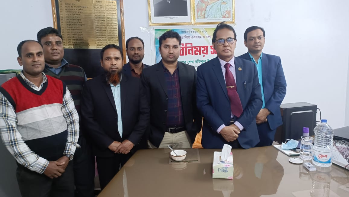 প্রধান নিয়ন্ত্রক মহোদয় স্যারের বগুড়া দপ্তরের কর্মচারীবৃন্দ