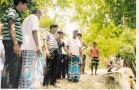 বন্যায় ক্ষতিগ্রস্থ রাস্তা পরিদরশন করছেন মাননীয় সংসদ সদস্য ও উপজেলা নিবাহী অফিসার তার ছবি