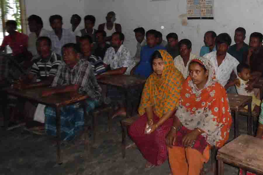 ০৯-১০-২০১৫ বড়তারা ইউপি পরিষদে মৎস্যজীবি,মৎস্যচাষী জেলেদের বিকল্প আয় বর্ধক মূলক কার্যক্রম বিষয়ক প্রশিক্ষন 