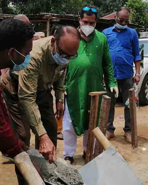 বালিয়াডাঙ্গী তিনতলা বিশিষ্ট মডেল মসজিদ নির্মাণ কাজের শুভ উদ্বোবধন উপলক্ষে