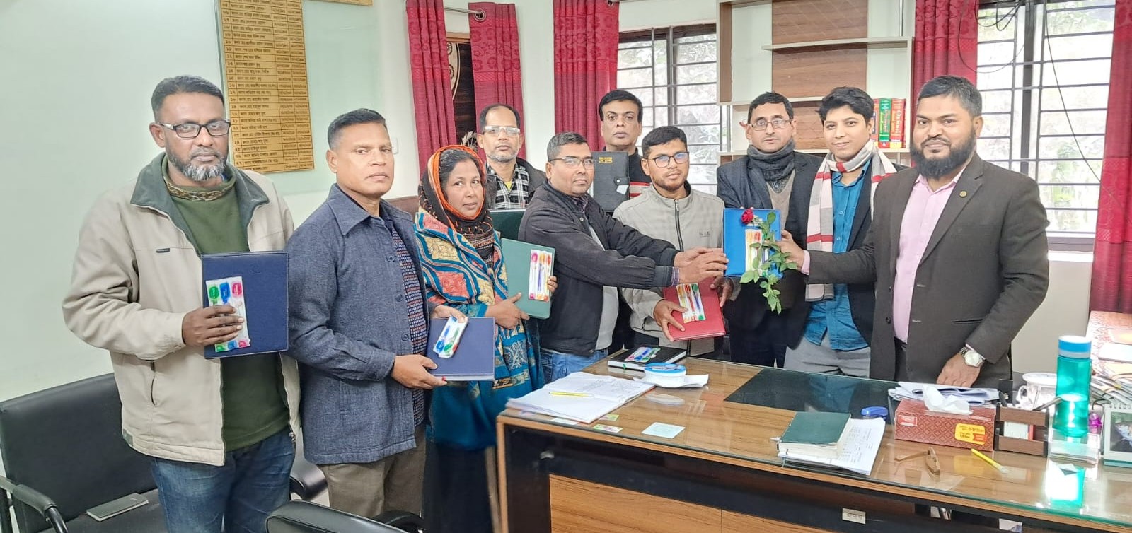 2025 সালে ডায়রী ও কলম প্রদান