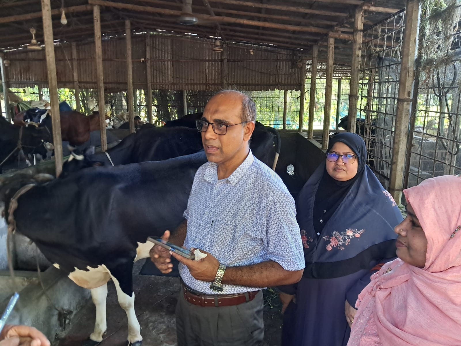 গবাবি পশুর খামার পরিদর্শন