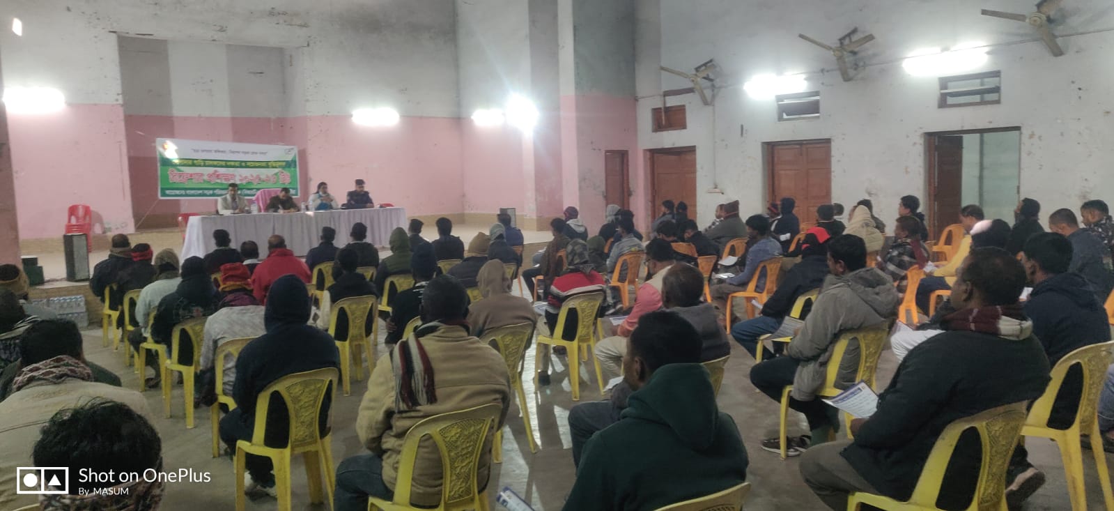 পেশাজীবী গাড়ী চালকদের দক্ষতা ও সচেতনতাবৃদ্ধি মূলক প্রশিক্ষণ কর্মশালায় উপস্থিত পেশাজীবী গাড়ী চালকবৃন্দ