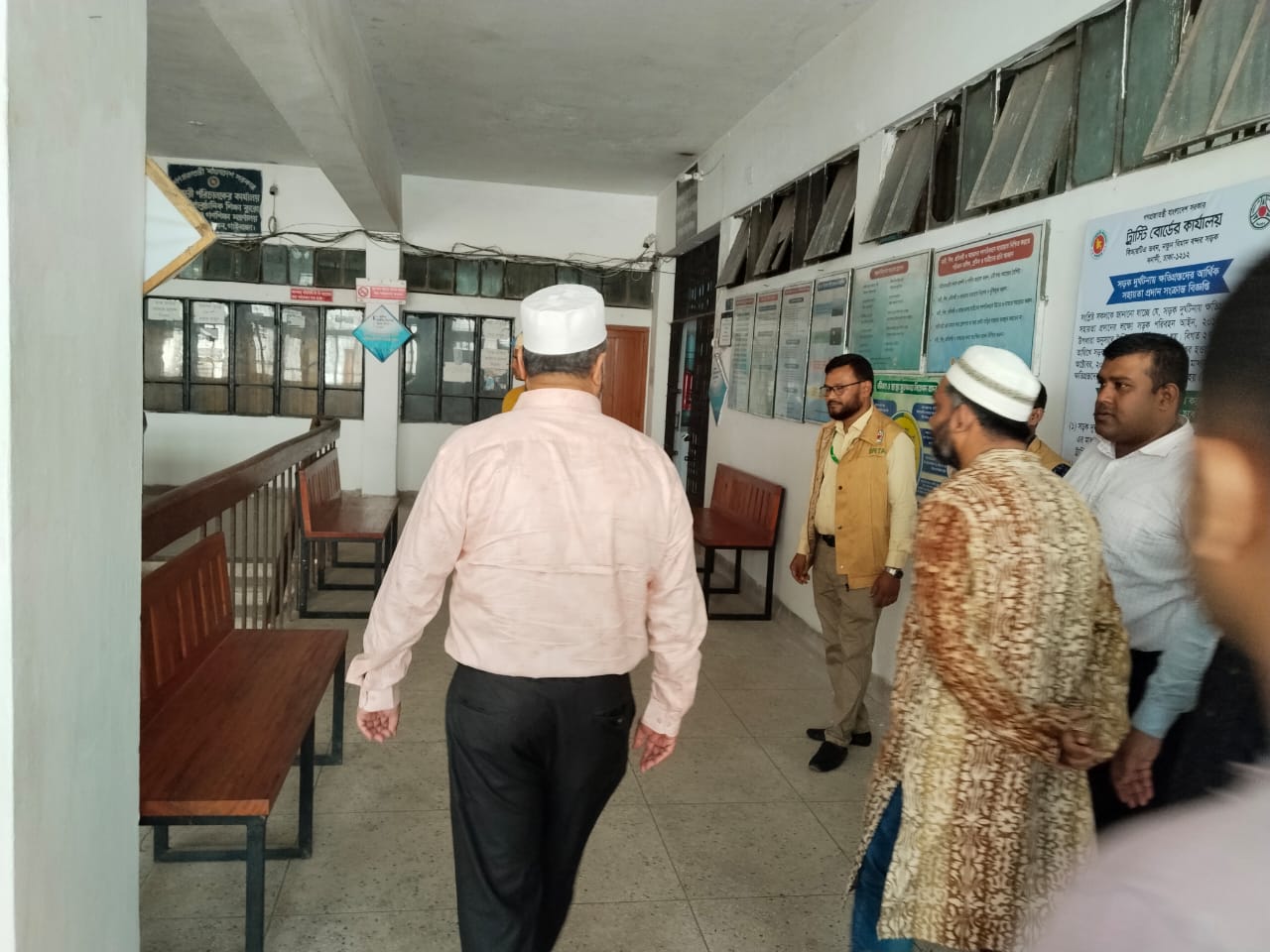 বাংলাদেশ সড়ক পরিবহন কর্তৃপক্ষ (বিআরটিএ) এর সুযোগ্য চেয়ারম্যান জনাব আবু মমতাজ সাদ উদ্দিন আহমেদ স্যার অদ্য ২৪.১০.২০২৫ খ্রি. তারিখ বিআরটিএ গাইবান্ধা সার্কেল অফিস পরিদর্শন করেন।