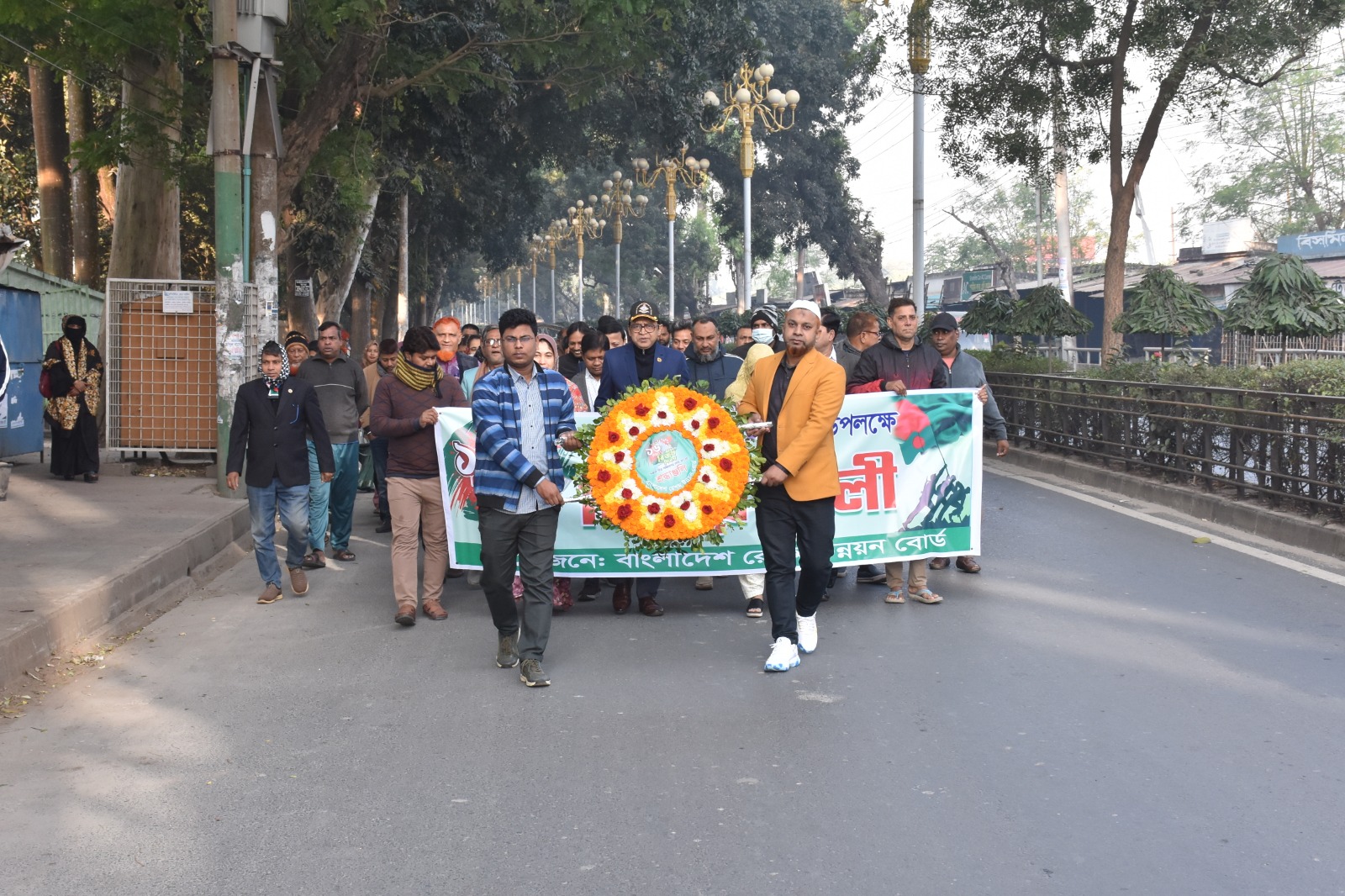 ১৬ ডিসেম্বর ২০২৫ বিজয় দিবসে ভদ্রা স্মৃতিঅম্লানে রেশম বোর্ডে কর্মকর্তা/কর্মচারীদের শ্রদ্ধাঞ্জলী