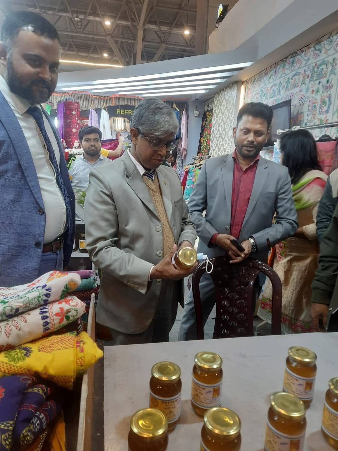 বিসিক চেয়ারম্যান মহোদয়ের ঢাকা আন্তর্জাতিক বাণিজ্য মেলা-২০২৫ পরিদির্শন