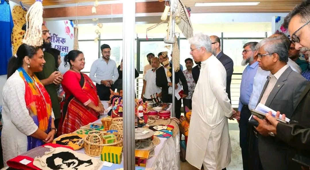 মাননীয় শিল্প উপদেষ্টা জনাব আদিলুর রহমান খানের বিসিক ঈদ মেলা- ২০২৫ পরিদর্শন