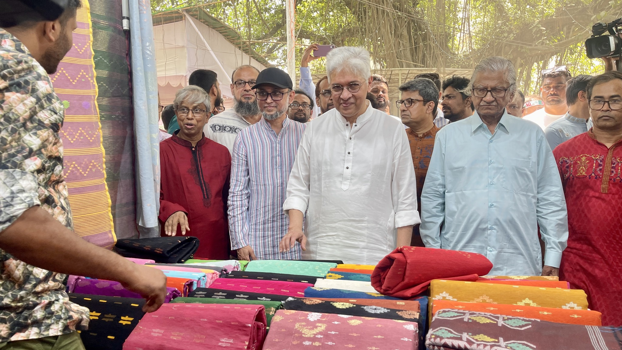 মেলা পরিদর্শন