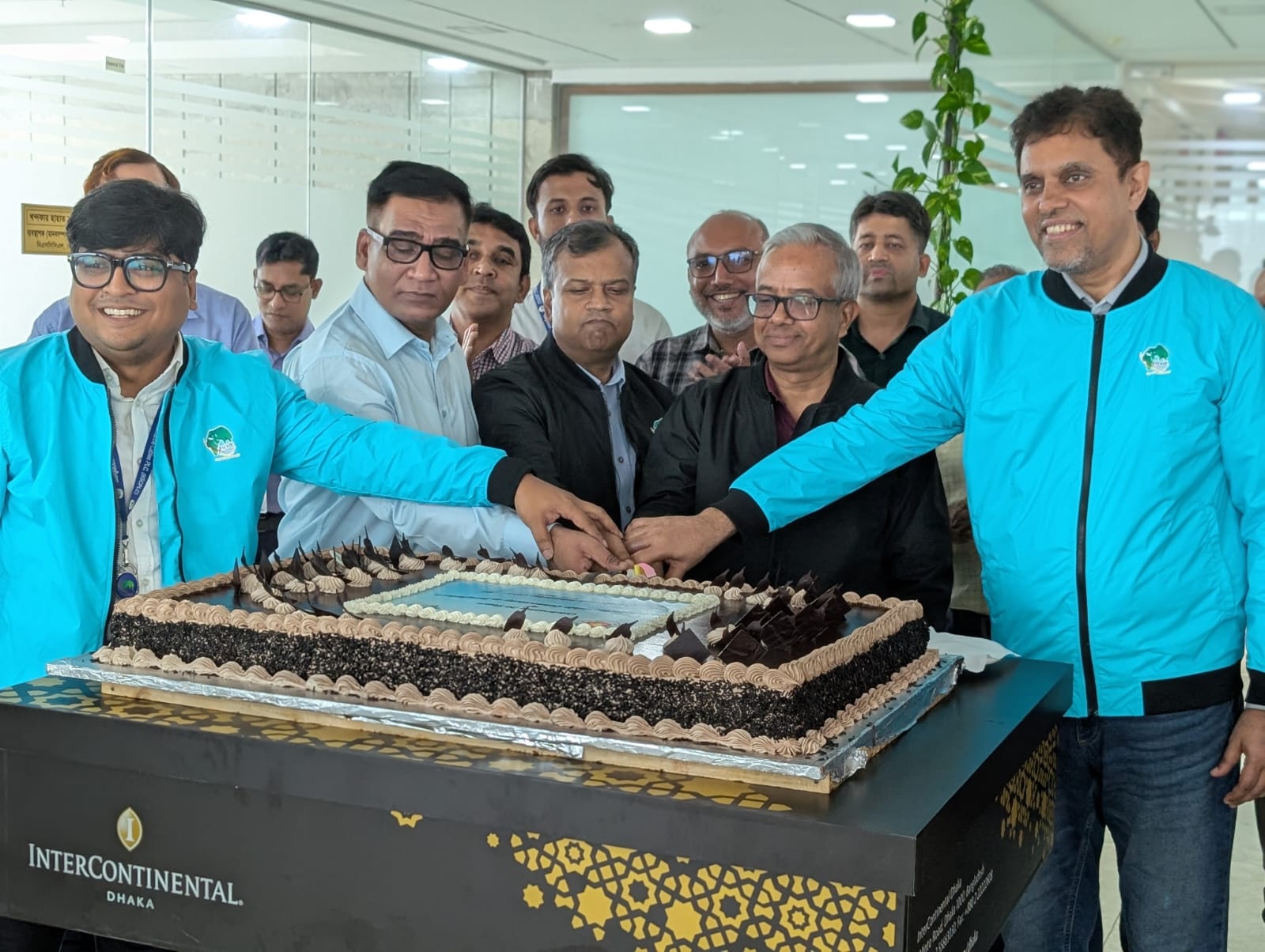 বাংলাদেশ সাবমেরিন ক্যাবলস পিএলসি (বিএসসিপিএলসি) আজ ২১ মে ২০২৬ তারিখে দেশের প্রথম সাবমেরিন ক্যাবল SEA-ME-WE 4 (SMW4)-এর সফল ২০ বছর পূর্তি অনাড়ম্বরভাবে উদ্‌যাপন করছে।