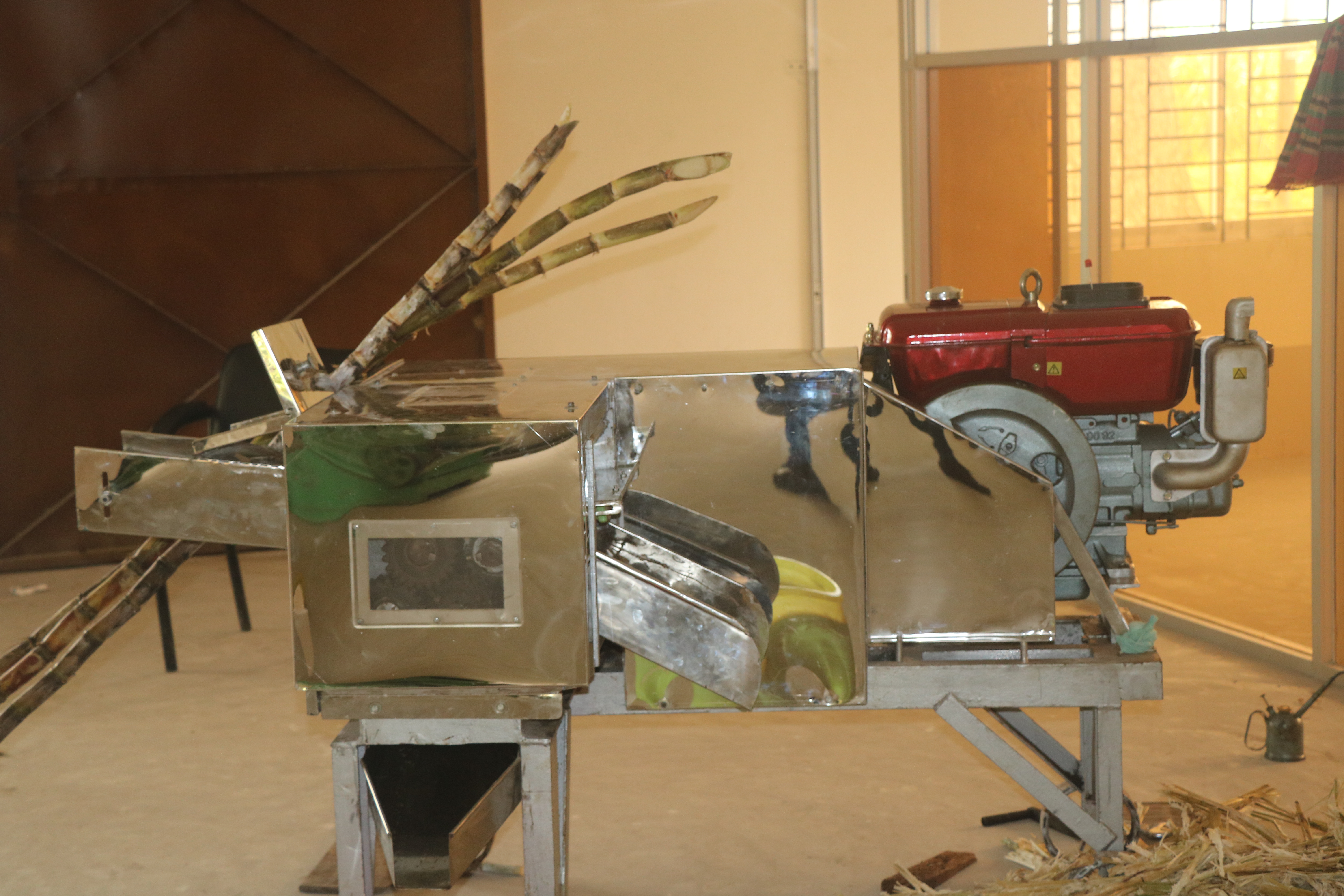 বিএসআরআই উদ্ভাবিত যন্ত্রচালিত উন্নত ইক্ষু মাড়াই কল (মডেল ১)