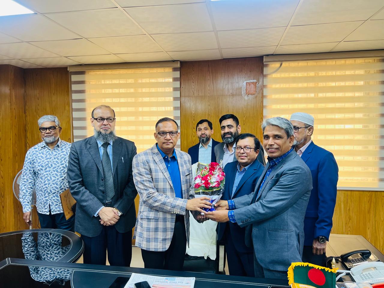 বিএসটিআই'র পক্ষ থেকে মাননীয় মন্ত্রী মহোদয়কে ফুলেল শুভেচ্ছা প্রদান