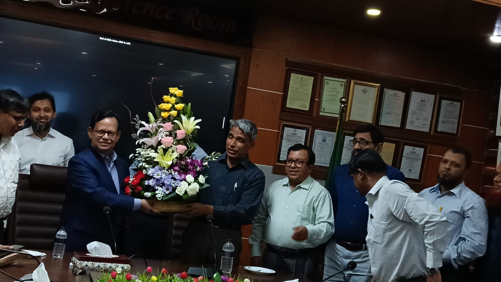 বিএসটিআই’র মহাপরিচালক হিসেবে সচিব পদমর্যাদায় চুক্তিভিত্তিক নিয়োগ পেয়েছেন জাতীয় রাজস্ব বোর্ডের (এনবিআর) সদ্য অবসরপ্রাপ্ত কর কমিশনার, গবেষক ও লেখক কাজী ইমদাদুল হক।