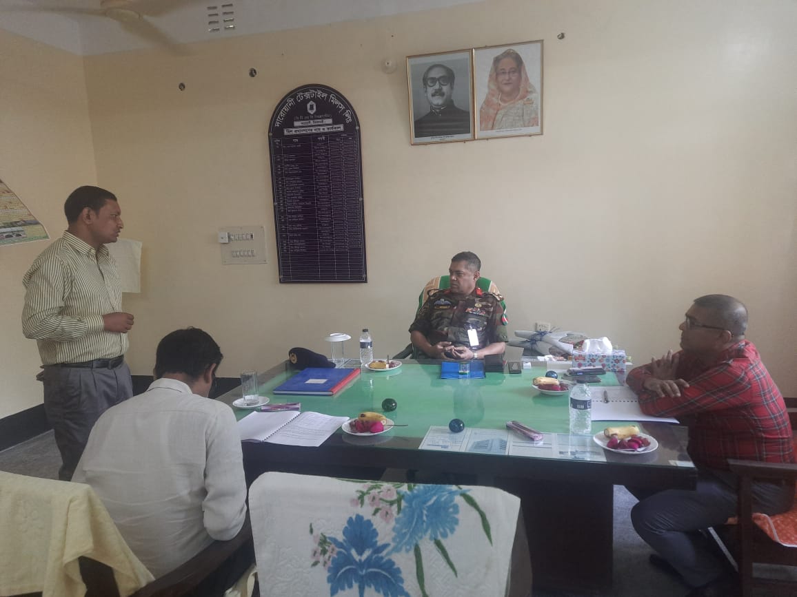 ব্রিগেডিয়ার জেনারেল মোঃ জিয়াউল হক, এনডিসি, এএফডব্লিউসি, পিএসসি, চেয়ারম্যান, বাংলাদেশ টেক্সটাইল মিলস্ করপোরেশন কর্তৃক বিটিএমসি'র নিয়ন্ত্রণাধীন দারোয়ানী টেক্সটাইল মিলস্, নীলফামারী পরিদর্শন।