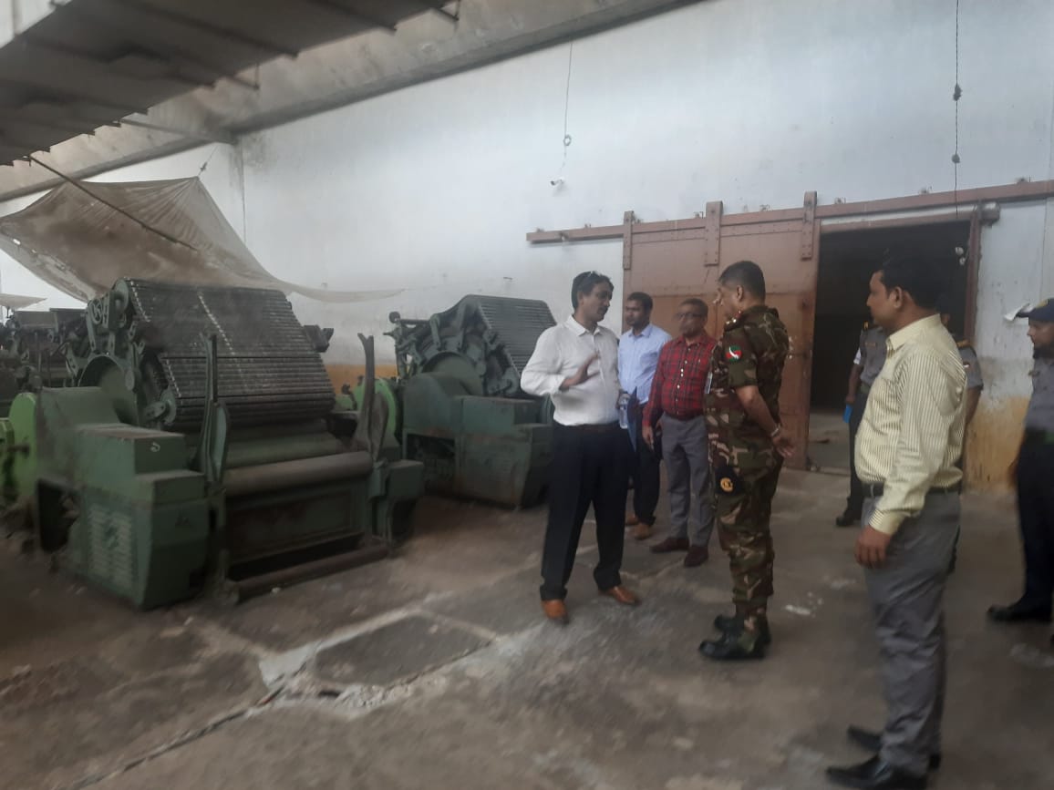 ব্রিগেডিয়ার জেনারেল মোঃ জিয়াউল হক, এনডিসি, এএফডব্লিউসি, পিএসসি, চেয়ারম্যান, বাংলাদেশ টেক্সটাইল মিলস্ করপোরেশন কর্তৃক বিটিএমসি'র নিয়ন্ত্রণাধীন দারোয়ানী টেক্সটাইল মিলস্, নীলফামারী পরিদর্শন।