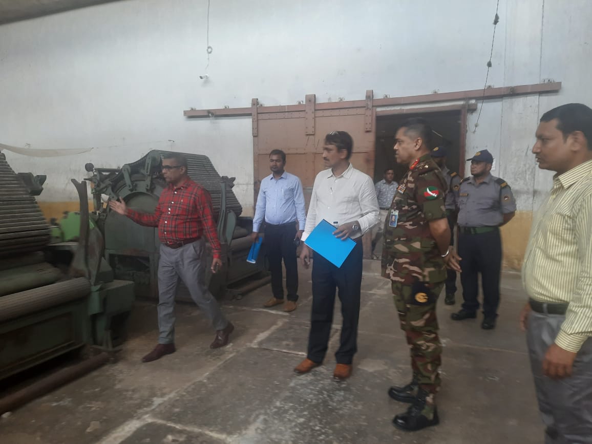 ব্রিগেডিয়ার জেনারেল মোঃ জিয়াউল হক, এনডিসি, এএফডব্লিউসি, পিএসসি, চেয়ারম্যান, বাংলাদেশ টেক্সটাইল মিলস্ করপোরেশন কর্তৃক বিটিএমসি'র নিয়ন্ত্রণাধীন দারোয়ানী টেক্সটাইল মিলস্, নীলফামারী পরিদর্শন।