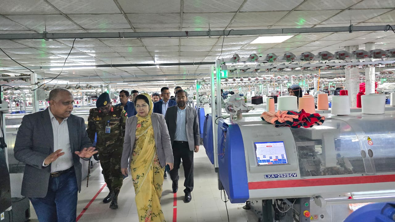 সচিব বস্ত্র ও পাট মন্ত্রণালয় মহোদয়ের আহমেদ বাওয়ানী টেক্সটাইল মিলস পরিদর্শন।