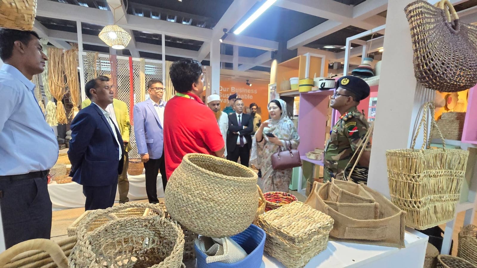 সচিব, বস্ত্র ও পাট মন্ত্রণালয় মহোদয়ের দারোয়ানী টেক্সটাইল মিলস, নীলফামারী পরিদর্শন।