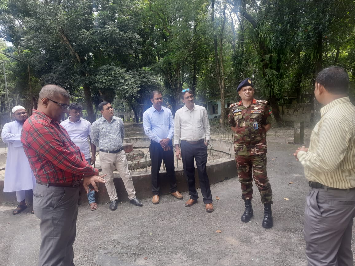 ব্রিগেডিয়ার জেনারেল মোঃ জিয়াউল হক, এনডিসি, এএফডব্লিউসি, পিএসসি, চেয়ারম্যান, বাংলাদেশ টেক্সটাইল মিলস্ করপোরেশন কর্তৃক বিটিএমসি'র নিয়ন্ত্রণাধীন দারোয়ানী টেক্সটাইল মিলস্, নীলফামারী পরিদর্শন।