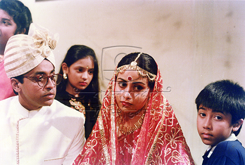 ধারাবাহিক নাটক: কোথাও কেউ নেই শিল্পী: শহীদুজ্জামান সেলিম, আফসানা মিমি, শীলা আহমেদ