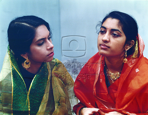 ধারাবাহিক নাটক: অয়োময় শিল্পী: মিসেস সারা যাকের ও বিপাশা হায়াত