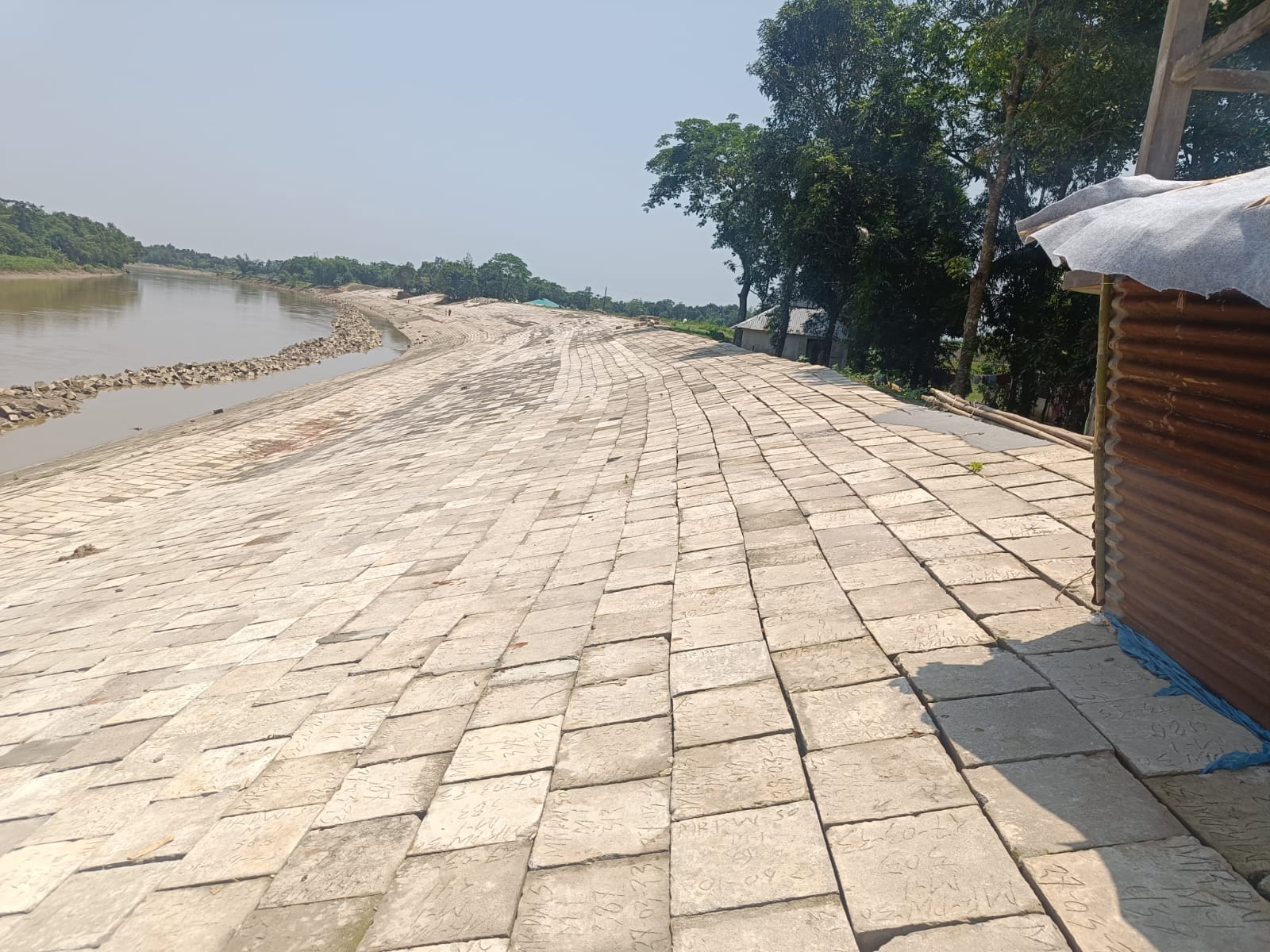 মনু নদীতে (কোনাগাঁও ও তারাপাশা) তীর প্রতিরক্ষামূলক কাজ