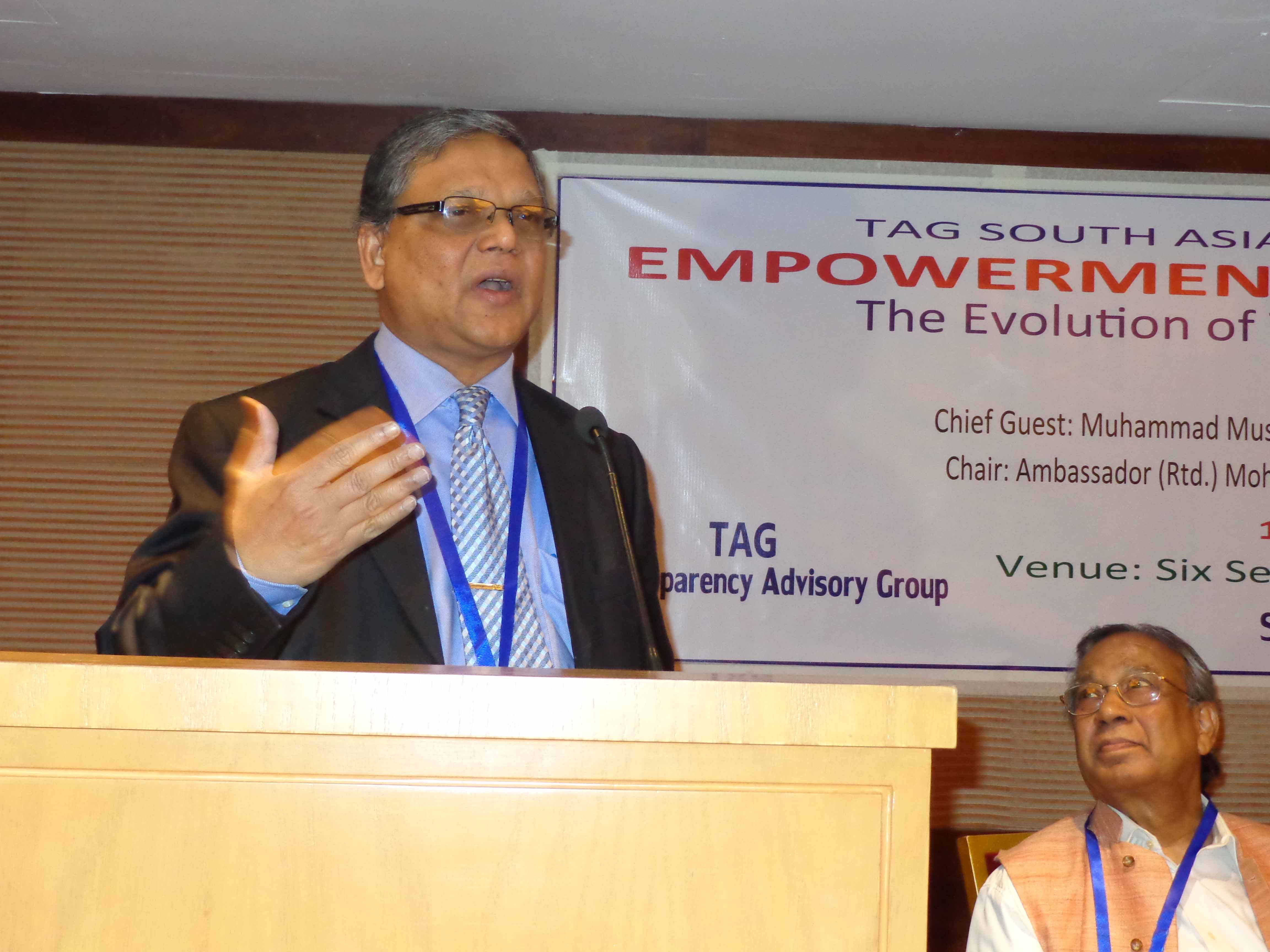 ৩। তথ্য মাধ্যমে ক্ষমতায়ন