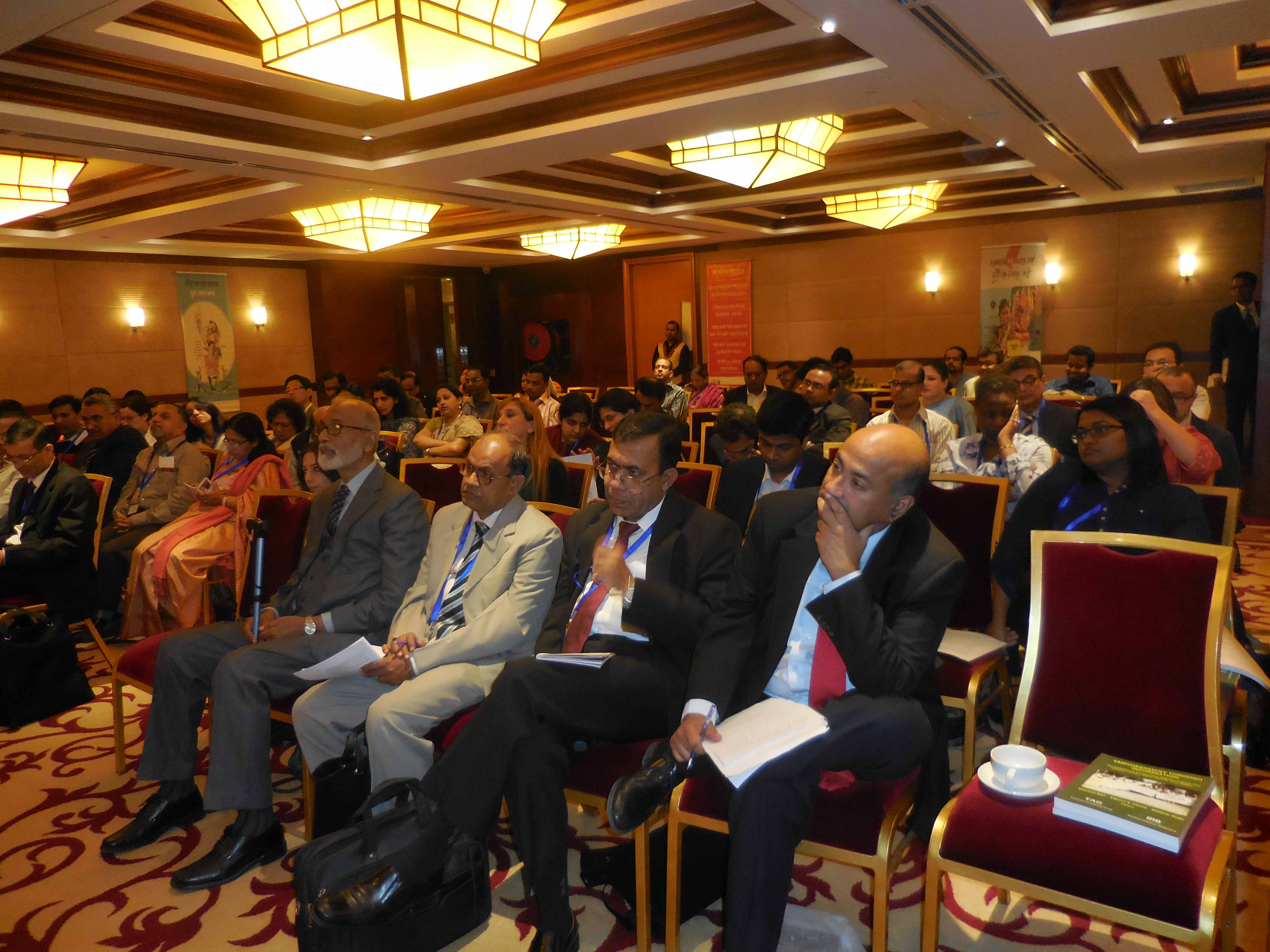 ৫। তথ্য মাধ্যমে ক্ষমতায়ন