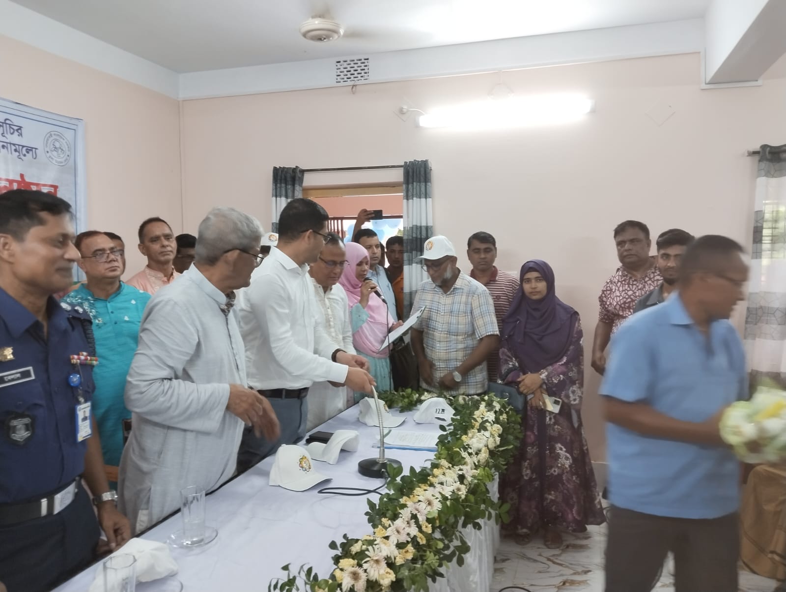 প্রণোদনা বিতরণ ৪