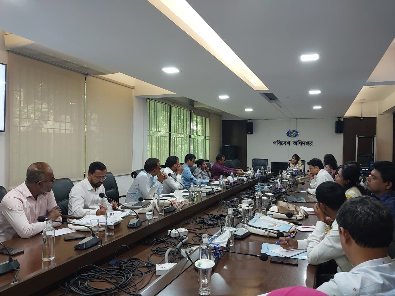 Environmental Governance বিষয়ে ক্লাস নিচ্ছেন ড. ফারহিনা আহমেদ, সচিব, পরিবেশ, বন ও জলবায়ু পরিবর্তন মন্ত্রণালয়