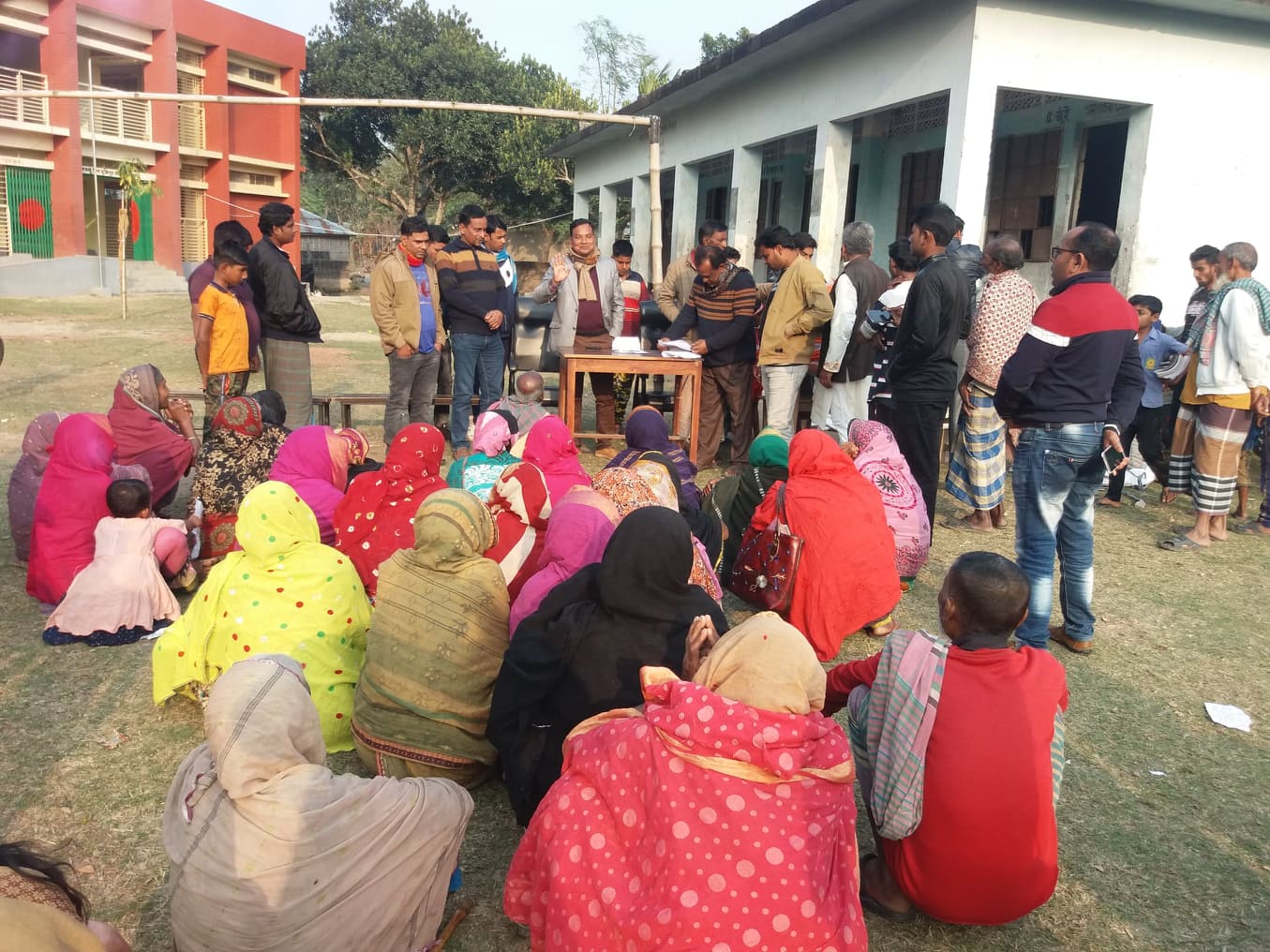 ৮নং ওয়ার্ডের কম্বল বিতরনের খন্ডচিত্র