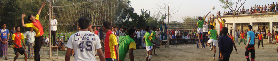 চরমোচারিয়া ইউনিয়নের বলিবল প্রতিযোগিতায় বিভিন্ন প্লিয়ার বৃন্দ।
