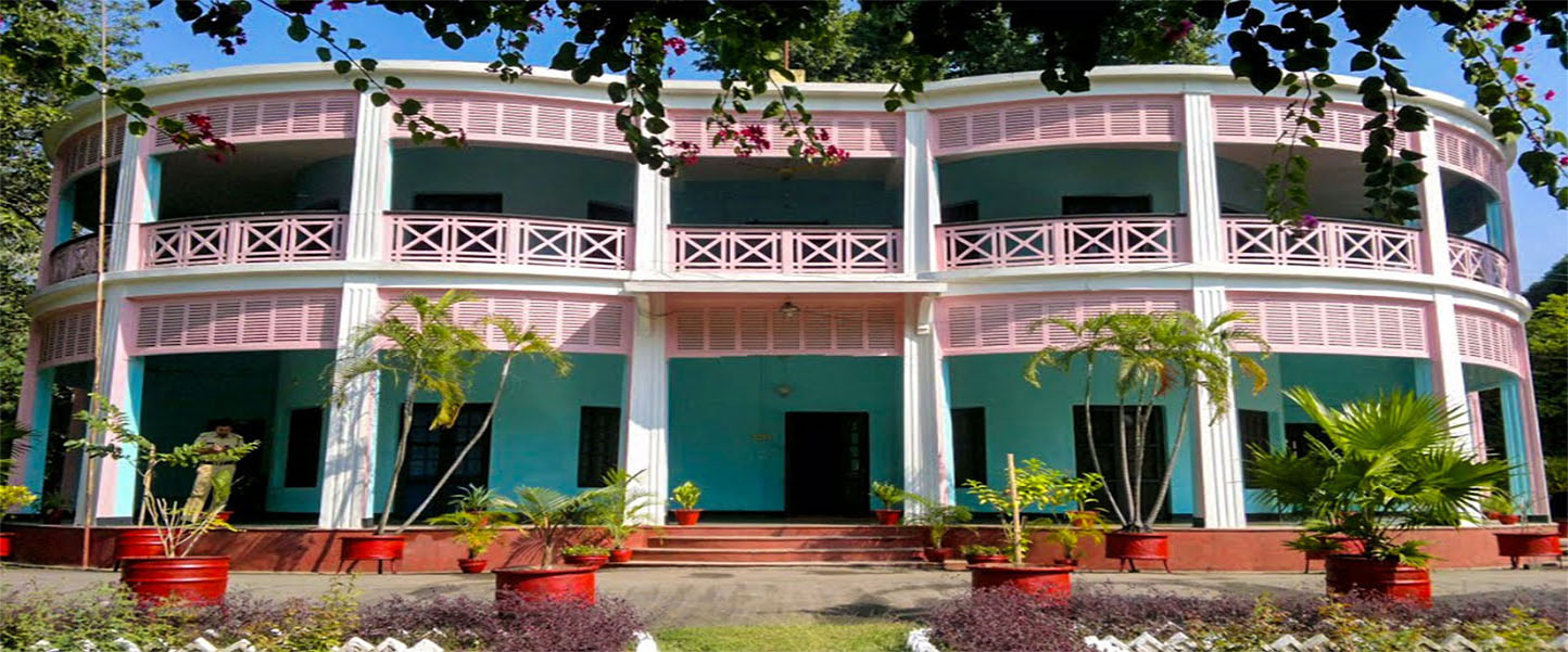 কেরু এন্ড কোং।