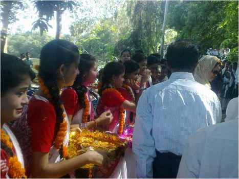 চট্টগ্রামের আঞ্চলিক ভাষা অত্র ইউনিয়নে প্রচলিত। বাংলা বর্ষ বরণ,চৈত্র সংক্রান্তি,নবান্ন উৎসব,পিঠা উৎসব সহ নানা ধরণের সংস্কৃতি অত্র ইউনিয়নকে করেছে আরো সমৃদ্ধি।