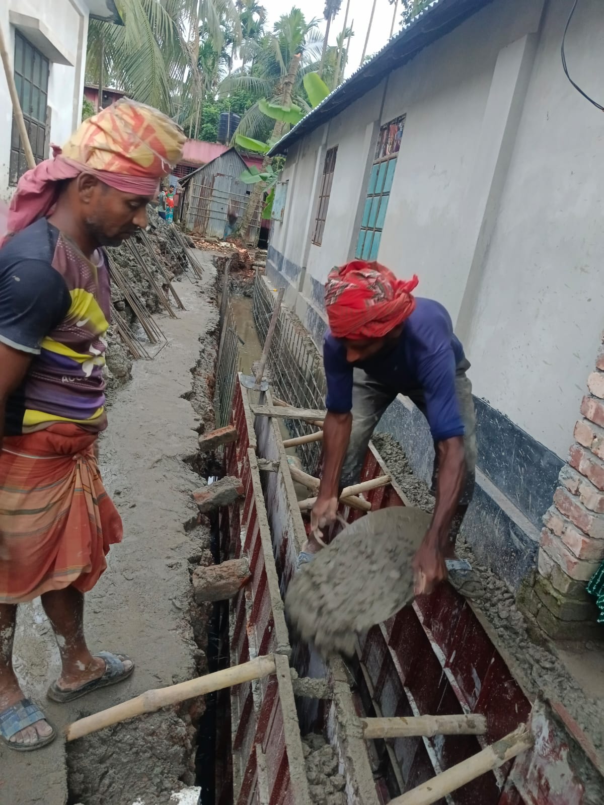 নন্দনপুর কাউন্সিলর আনিস সাহেব এর অফিসের সামনে ড্রেনের কাজ