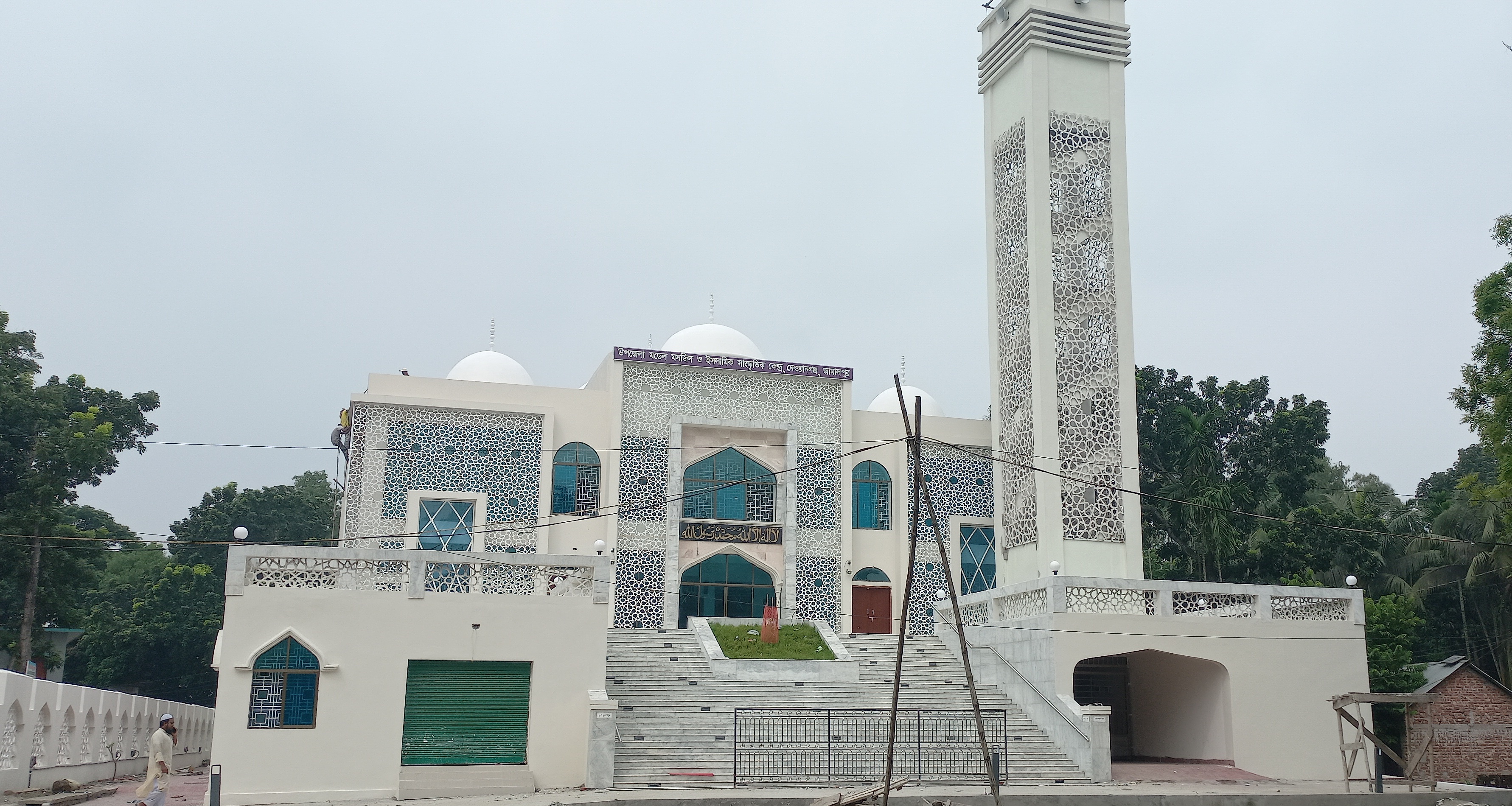 দেওয়ানগঞ্জ উপজেলা মডেল মসজিদ