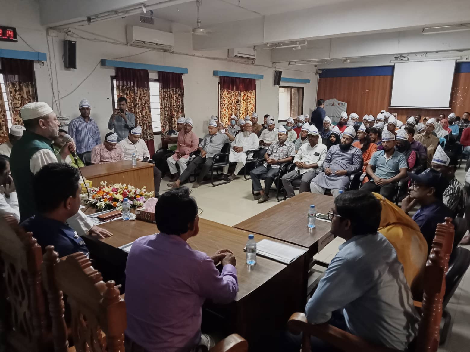 উপস্থিত সমবায়ীবৃন্দ