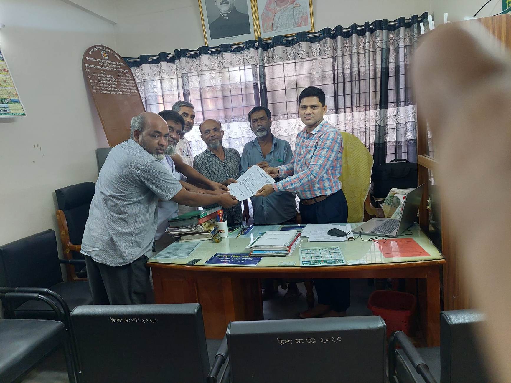 সমবায় সমিতির মনোনয়ন ফরম বিতরণ