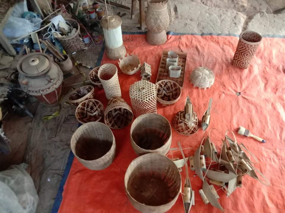 গরো প্রকল্পের বেতের তৈরী হাতের হাতের কাজ