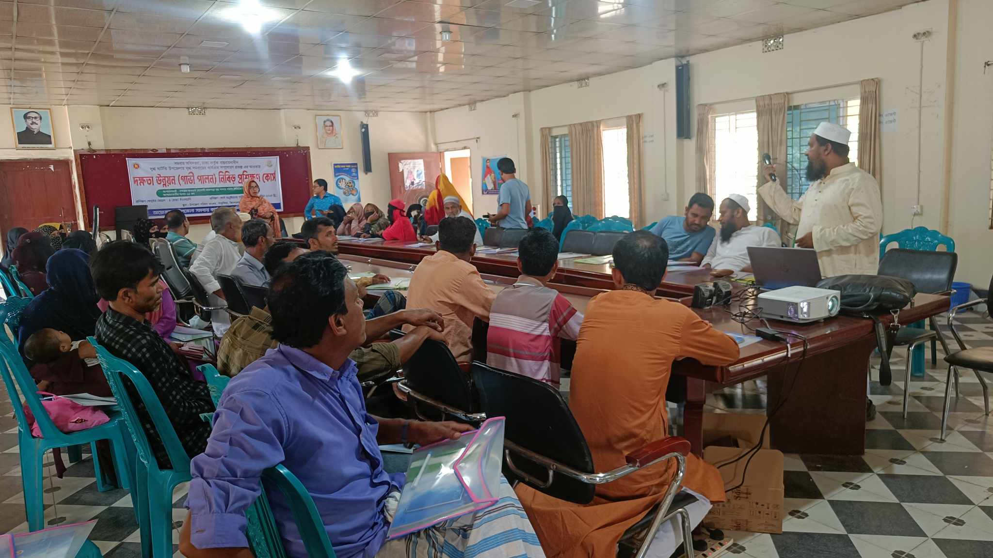 দক্ষতা উন্নয়ণ (গাভী পালন) নিবিড় প্রশিক্ষণ কোর্স