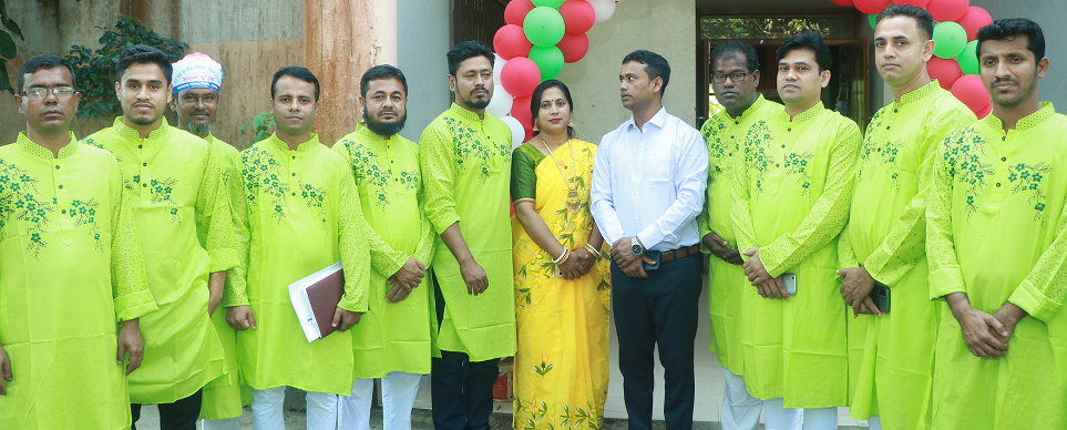 ৫১ তম জাতীয় সমবায় দিবসে জেলা সমবায় অফিসার, মহোদয়ের সাথে।