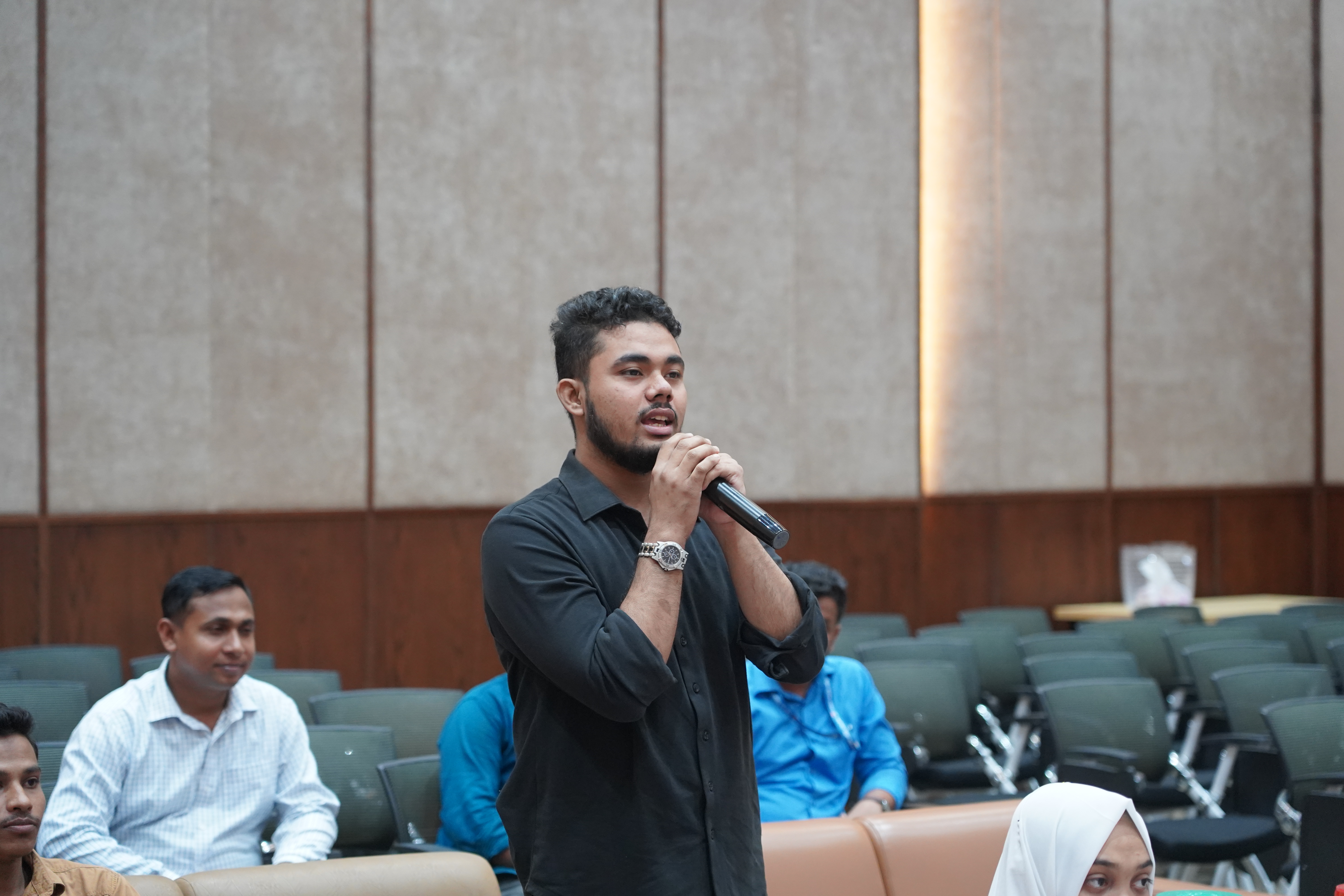 উন্মুক্ত আলোচনা।