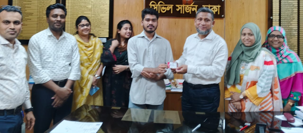 জুলাই-আগষ্ট ২০২৪ গণঅভ্যুত্থানে আহত যোদ্ধাগনকে স্বাস্থ্য ও পরিবার কল্যাণ মন্ত্রনালয়ের পক্ষ থেকে " জুলাই যোদ্ধ ‘’ স্বাস্থ্য কার্ড বিতরণ