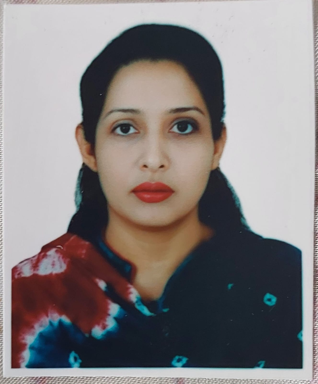 নাজিয়া খান (২৭০০১৭২)