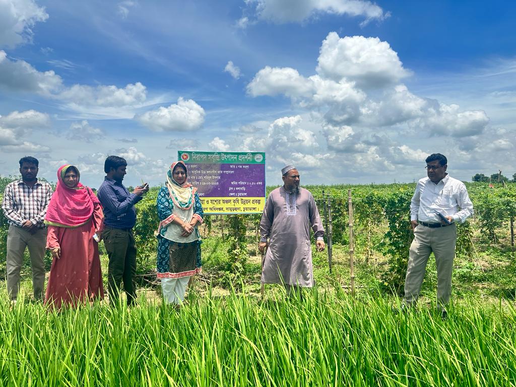প্রদর্শনীর পরিদর্শন ছবি।-3